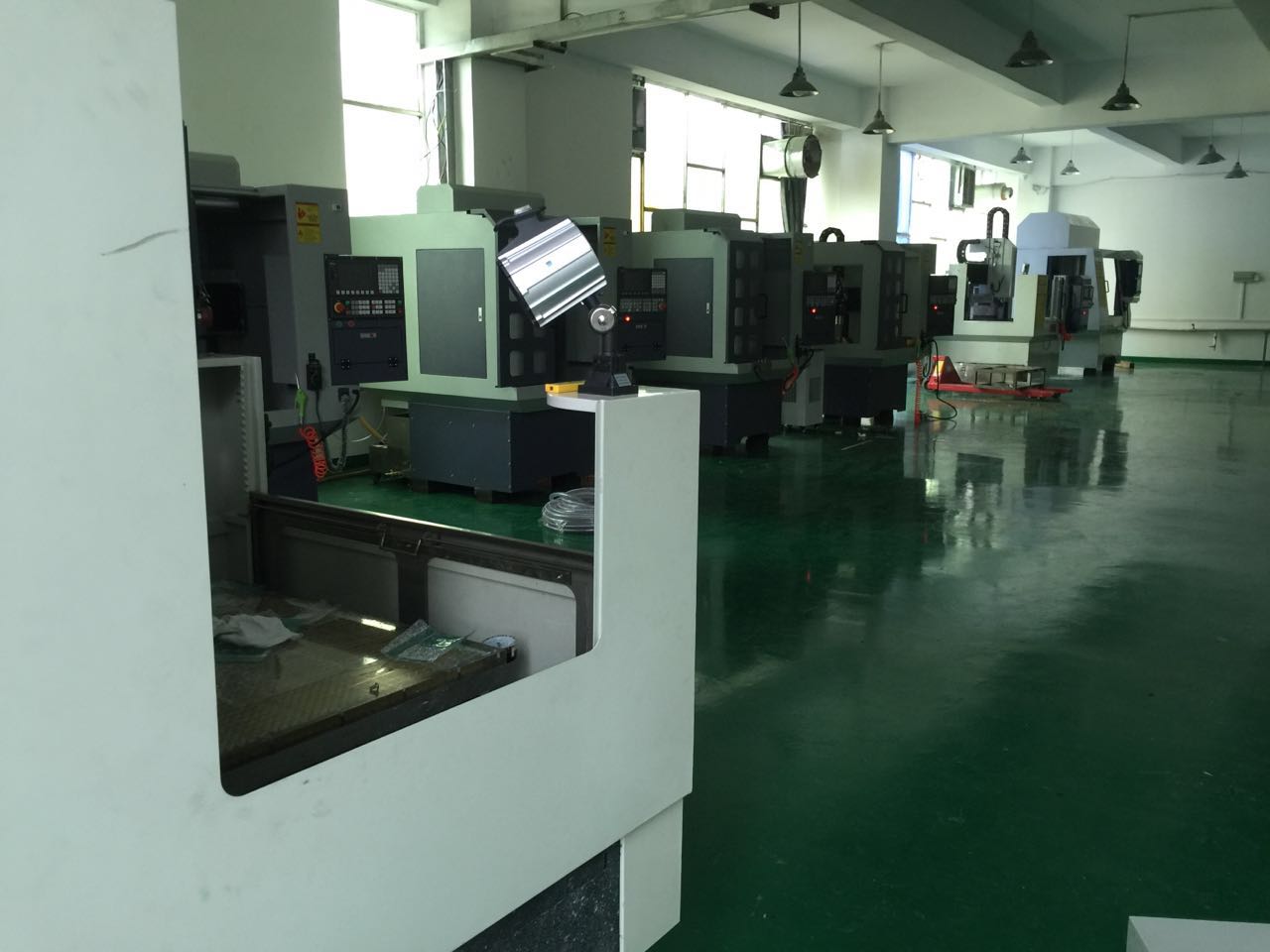 深圳精雕   CNC新車間加工樓已建好！ 產(chǎn)量預(yù)達(dá)到季度100臺(tái)
